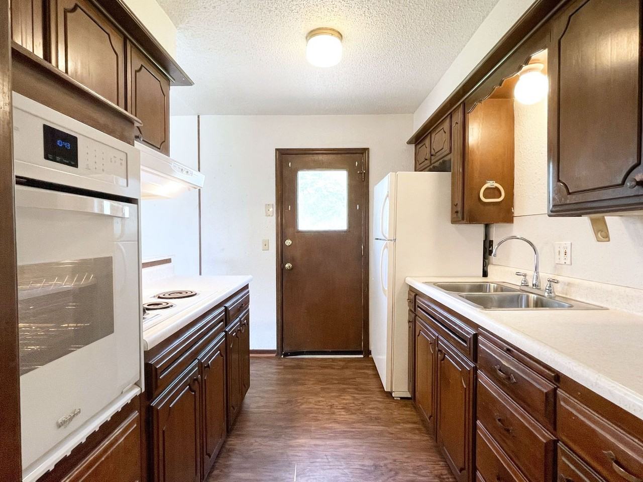 4841 Newport Drive - Photo 7 of 22