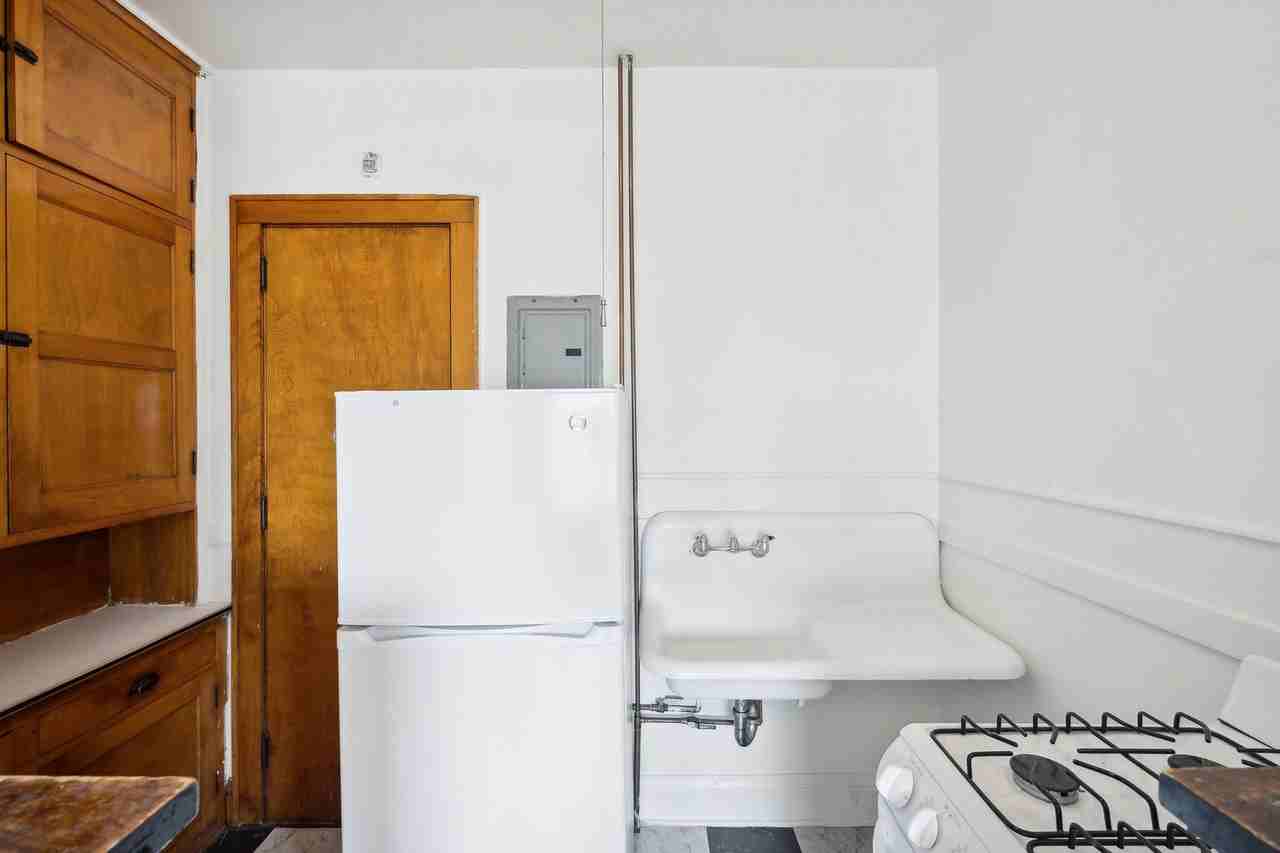 1910 1st Ave S - Photo 7 of 23