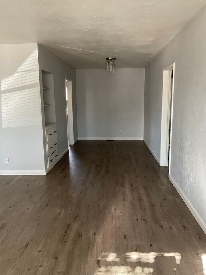 1241 Center St - Photo 2 of 6