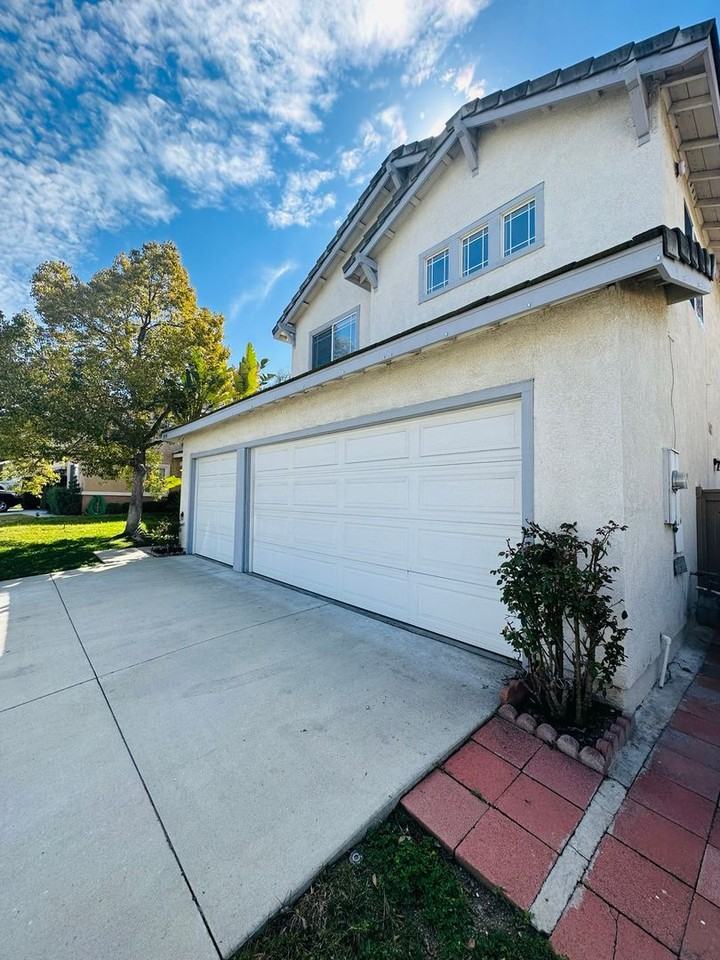 19559 Brisbane Dr - Photo 2 of 26