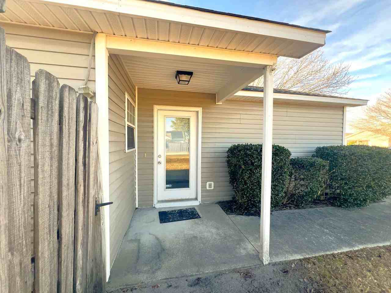 7528 Foxwerth Dr - Photo 2 of 31
