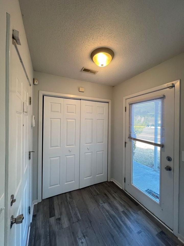 7528 Foxwerth Dr - Photo 4 of 31