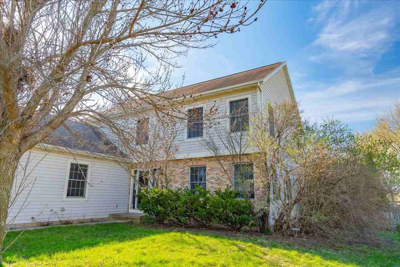 7033 Rockstream Dr - Photo 2 of 35