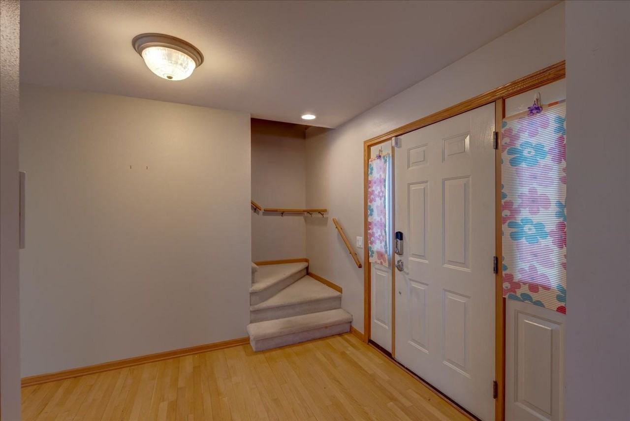 7033 Rockstream Dr - Photo 3 of 35