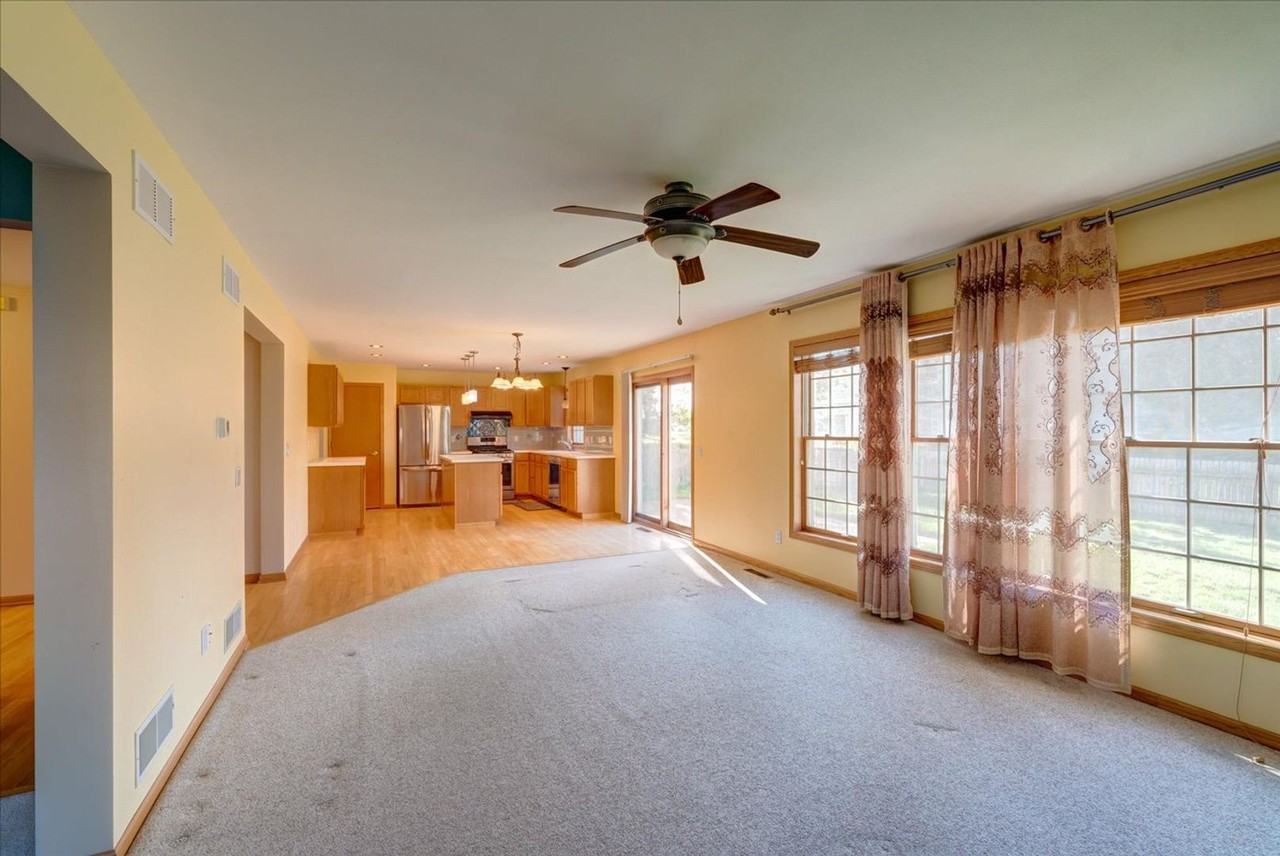 7033 Rockstream Dr - Photo 6 of 35