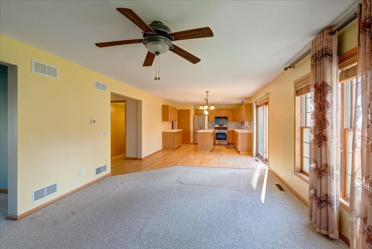 7033 Rockstream Dr - Photo 7 of 35