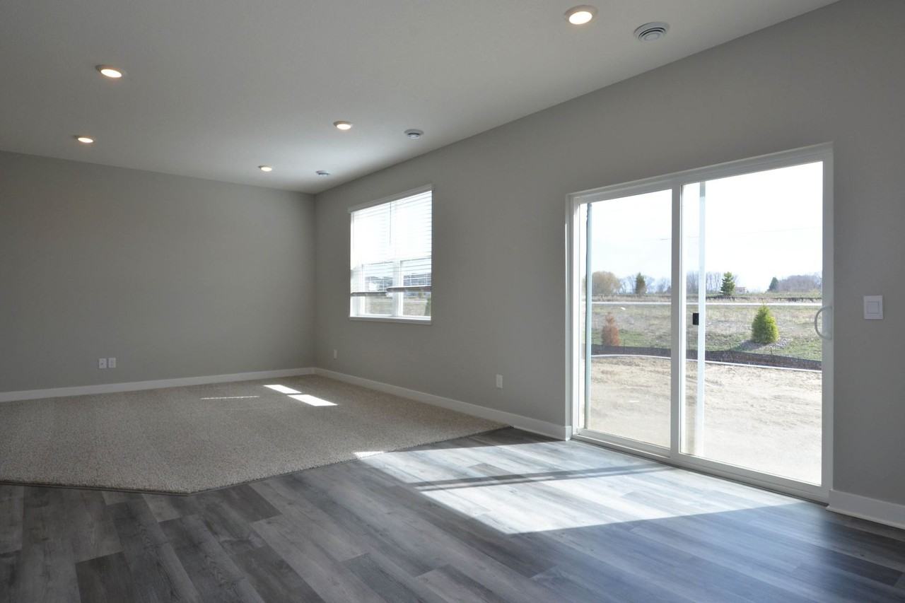 23465 Ashbury Dr - Photo 6 of 25