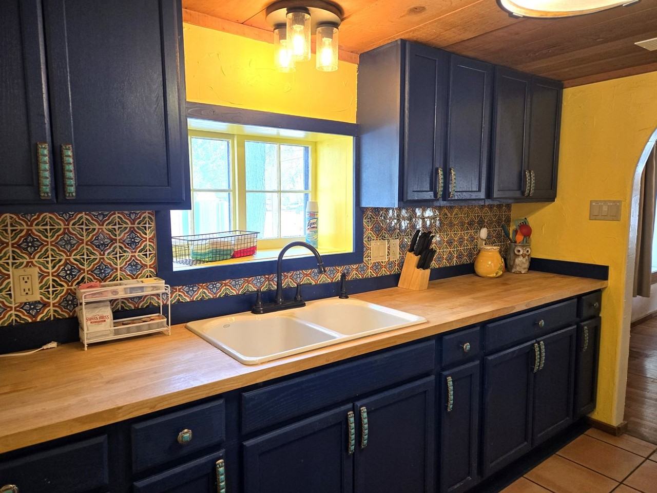 1208 Sudderth Dr - Photo 2 of 32