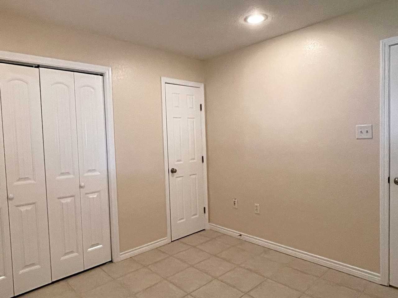 1190 Bernice Ln - Photo 5 of 15