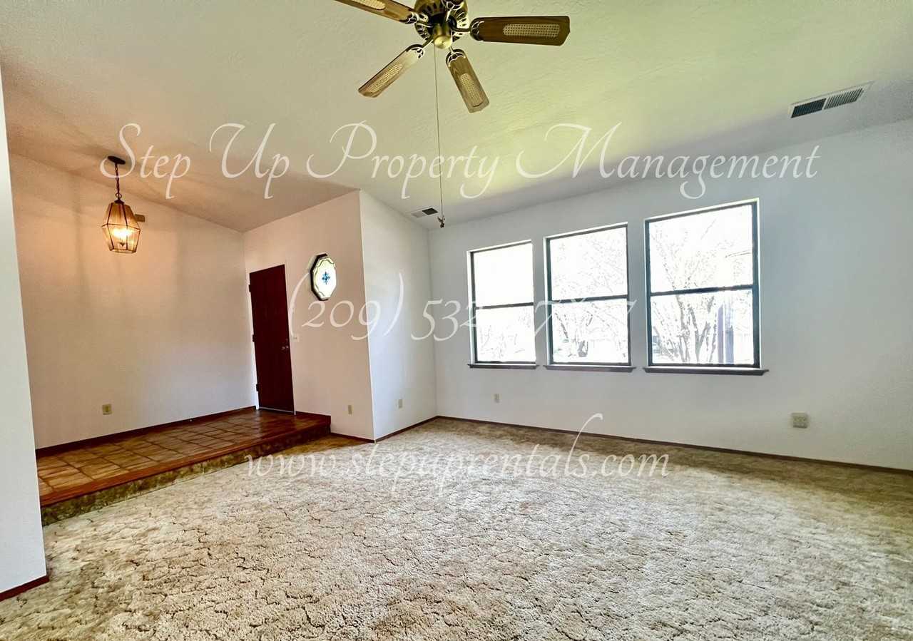 15495 Buena Vista Avenida - Photo 4 of 19