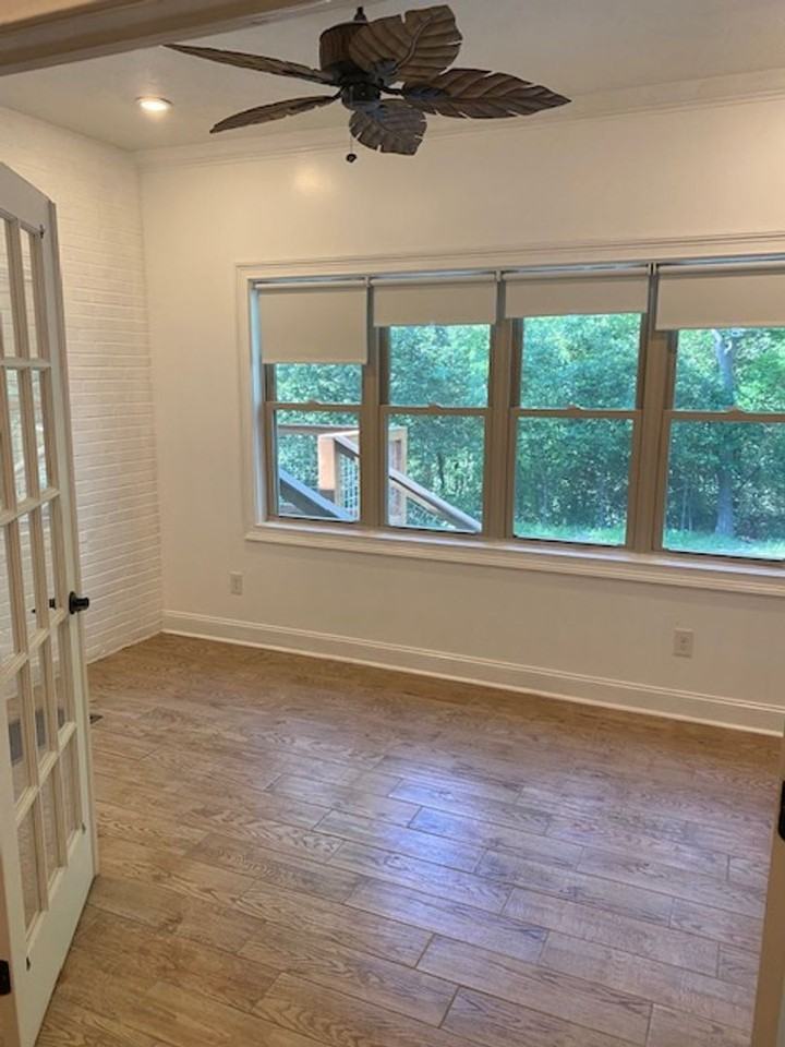 1014 23rd St - Photo 4 of 30