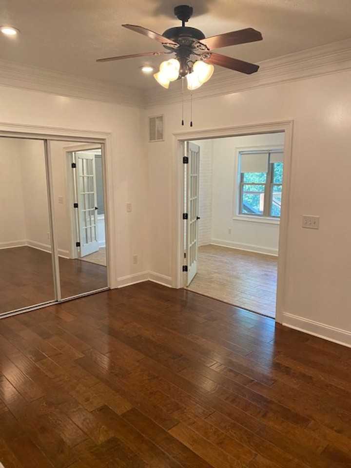 1014 23rd St - Photo 5 of 30