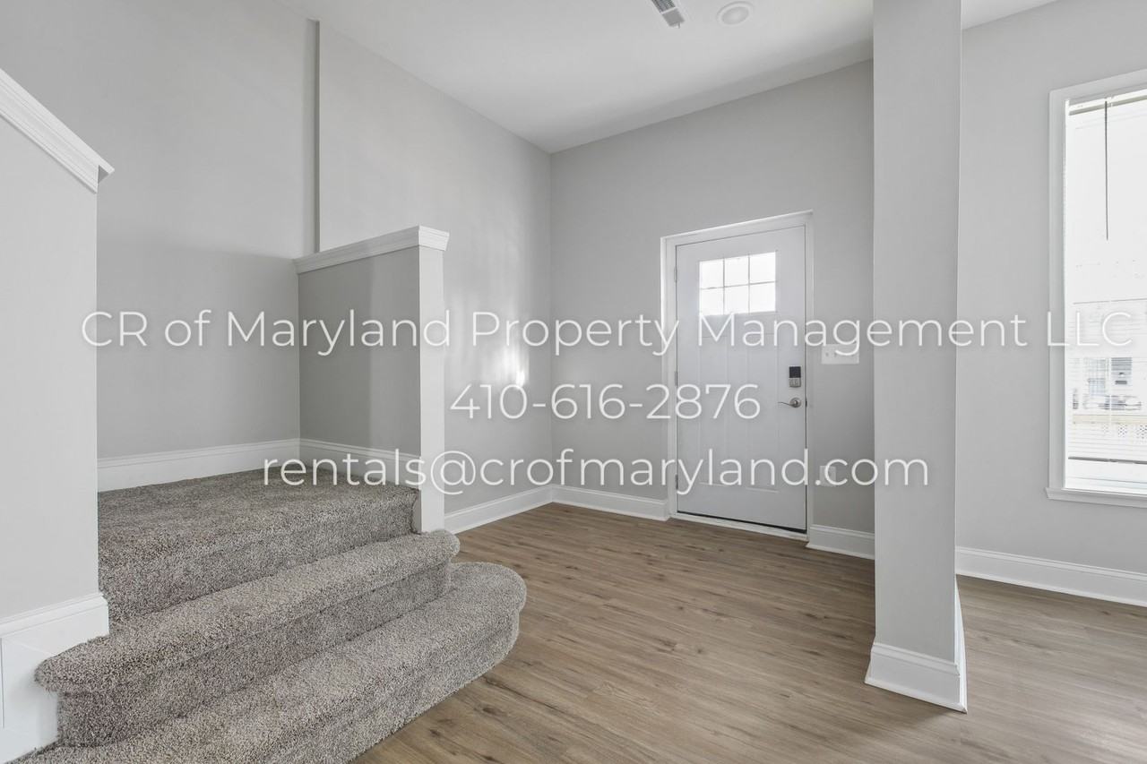 2806 Hilldale Ave - Photo 3 of 21