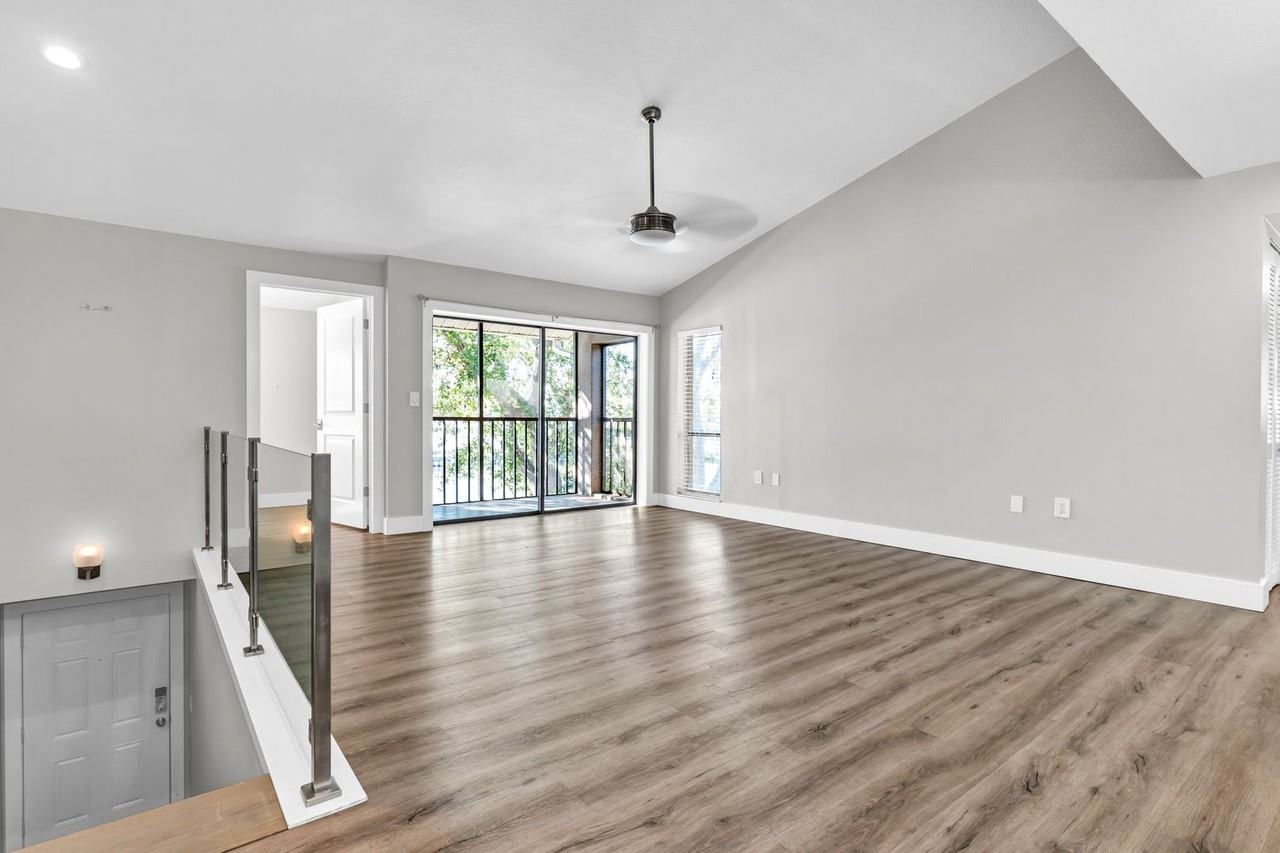 5684 Baywater Dr - Photo 5 of 39