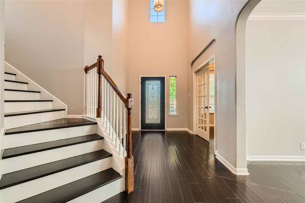 1754 Heavens Peak - Photo 4 of 28