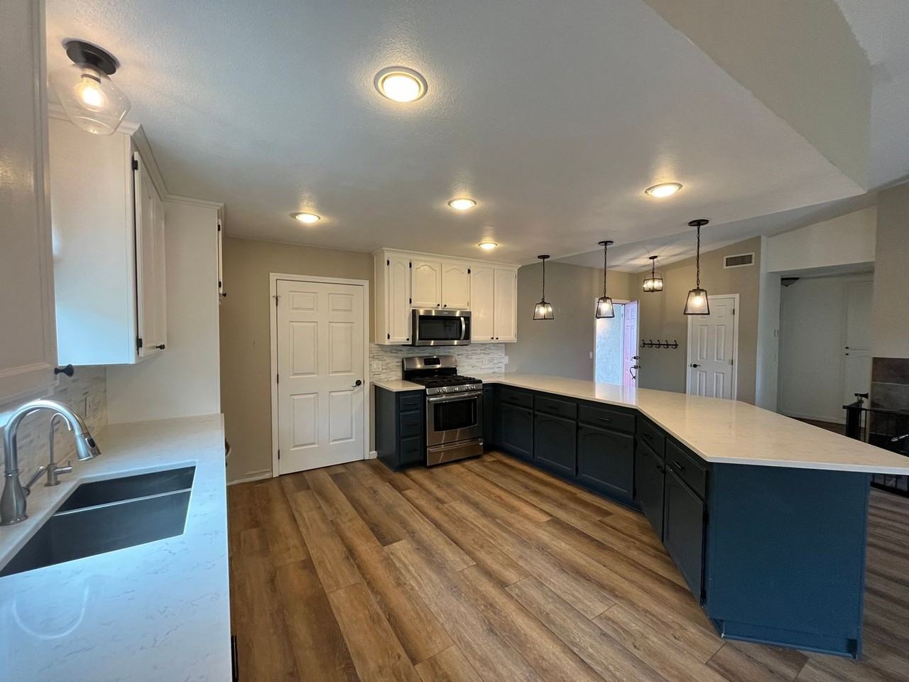 22105 J St - Photo 3 of 25