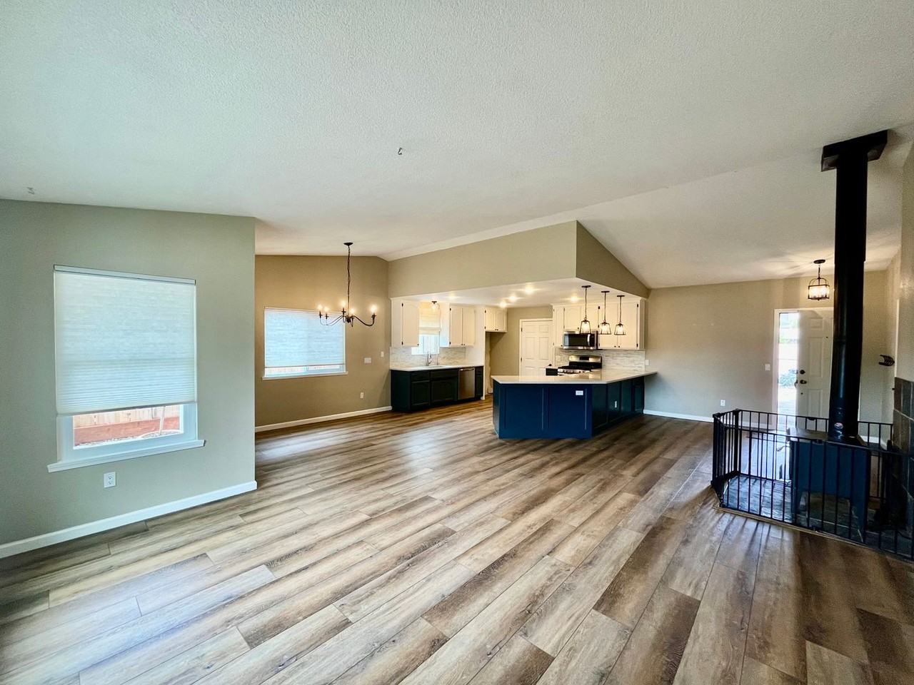 22105 J St - Photo 5 of 25