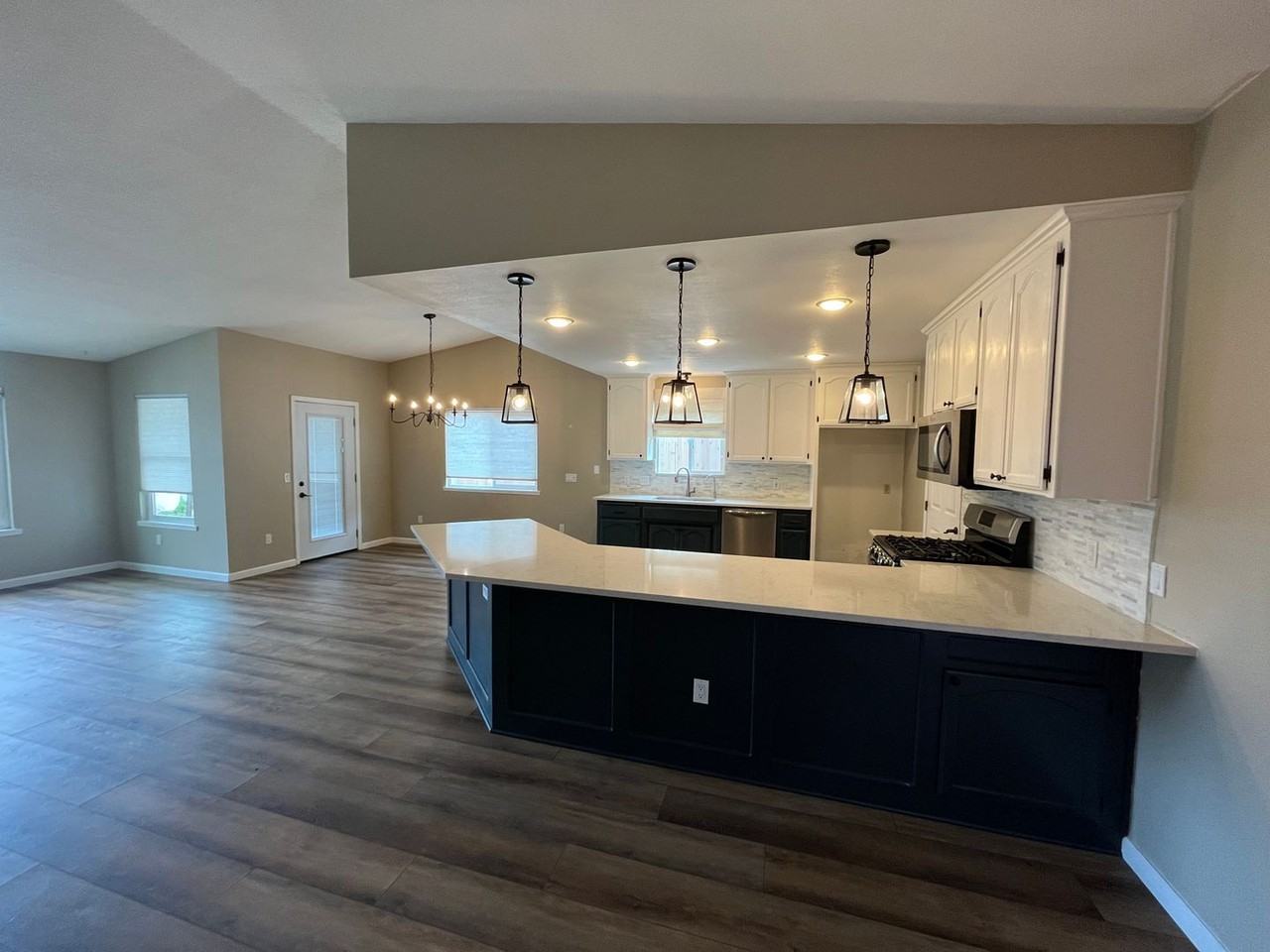 22105 J St - Photo 6 of 25