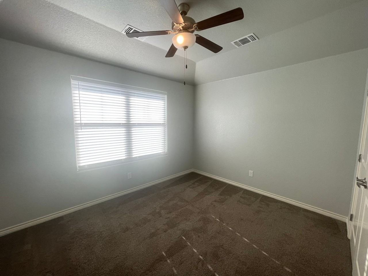 5910 Socorro Dr - Photo 6 of 15