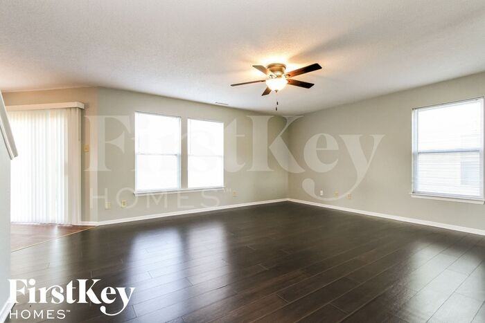 10342 Fairmont Ln - Photo 3 of 15