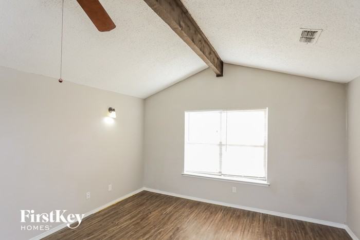 6109 Judy Ct - Photo 3 of 15