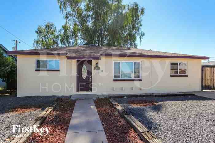 2833 W Seldon Ln - Photo 2 of 15