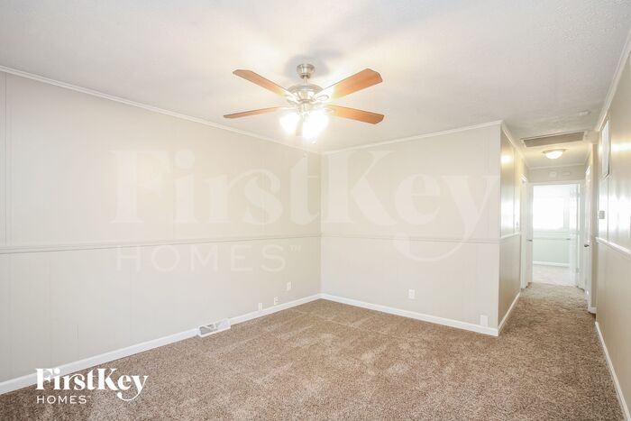 1025 Ashland Ave - Photo 2 of 7