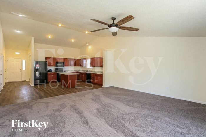 4751 Stardust Cir - Photo 3 of 15