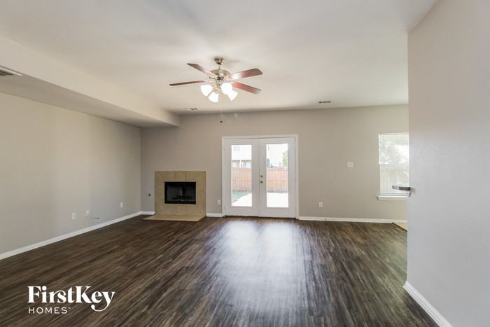 1222 Jewell Ln - Photo 3 of 15