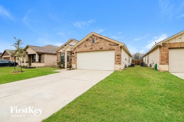 723 Norwalk Dr - Photo 2 of 15