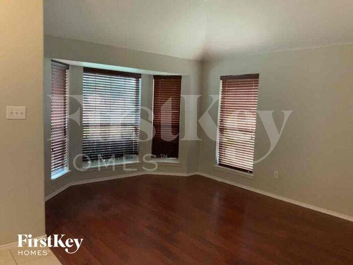 1205 Bellcrest Dr - Photo 3 of 14