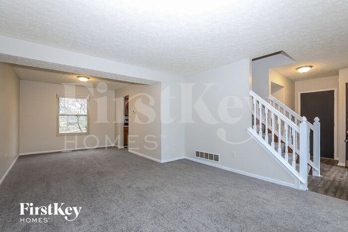 579 Tall Oaks Dr - Photo 3 of 14