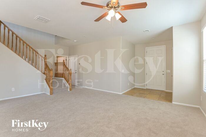 1320 S Woodbine Ln - Photo 3 of 15