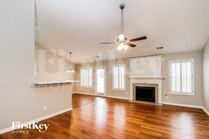 1136 Holly Green Ct - Photo 2 of 15