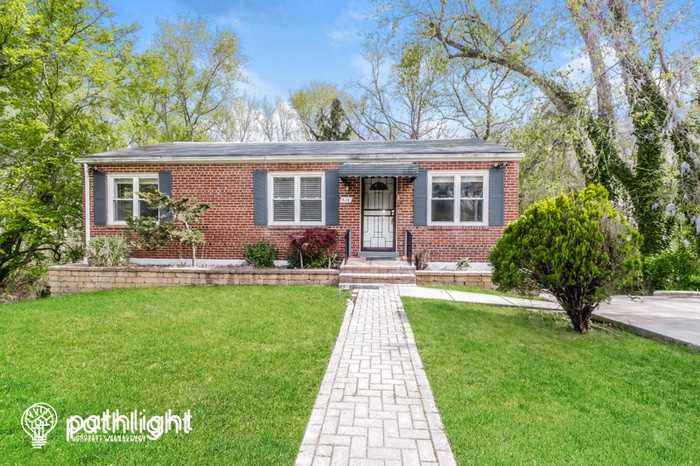 1614 Thomas Rd - Photo 2 of 19