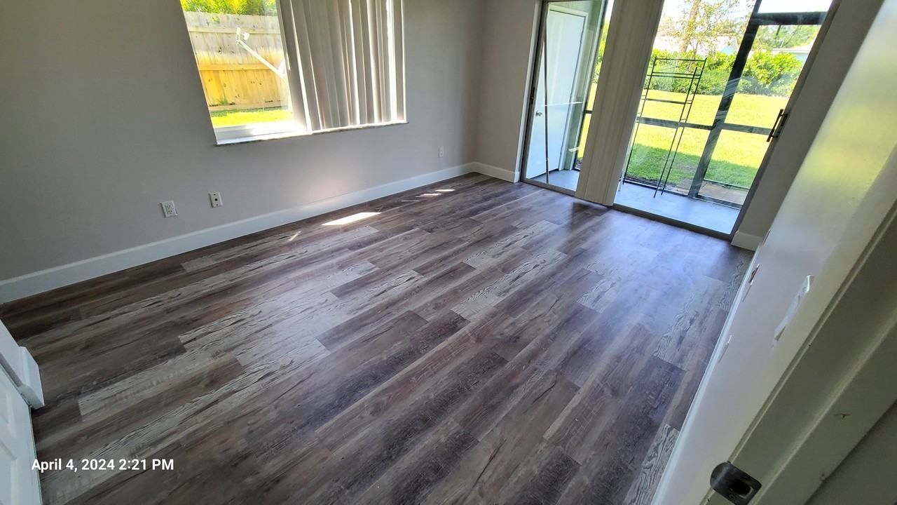 1003 Nw Spruce Ridge Dr #13 - Photo 3 of 10