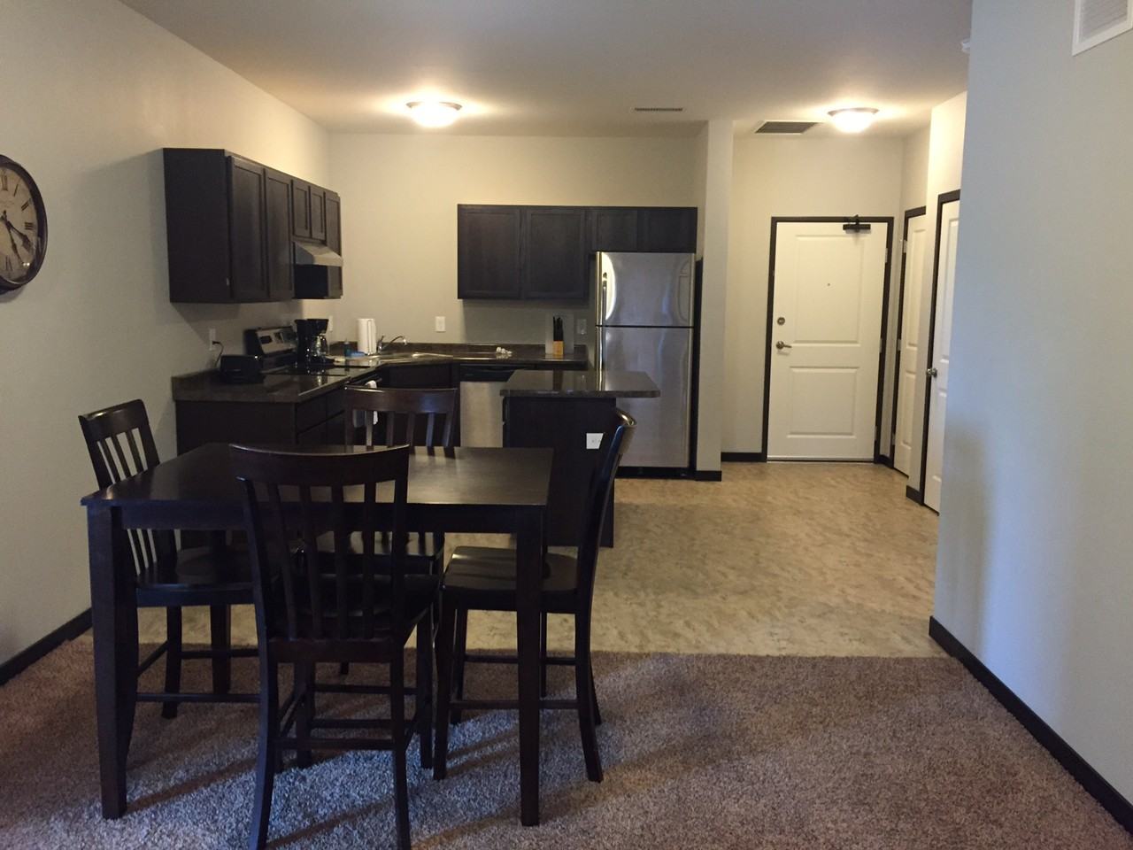 311 E Roosevelt Cir - Photo 3 of 38