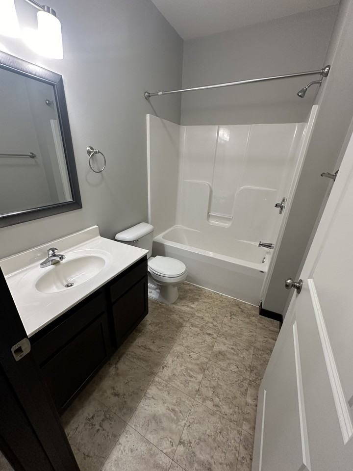 311 E Roosevelt Cir - Photo 7 of 41