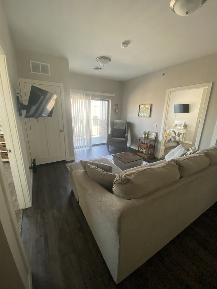 161 Roosevelt Cir #404 - Photo 6 of 29