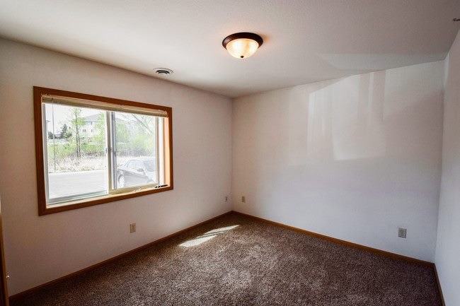 701 South Victory Drive #8 - Photo 6 of 7