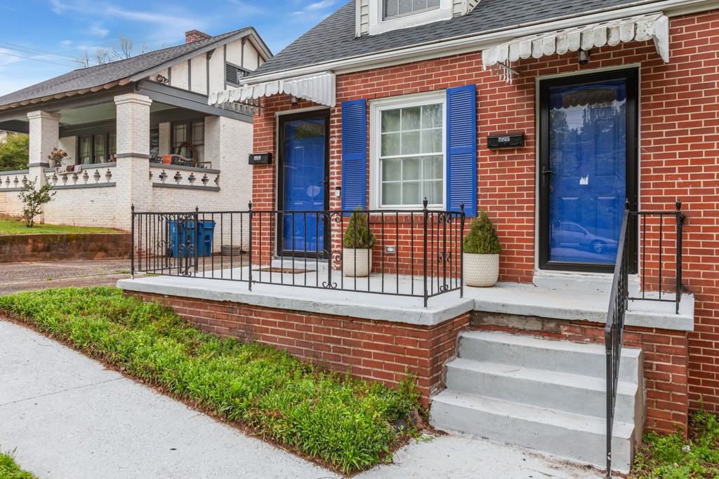 1365 Jefferson Ave #B - Photo 2 of 14