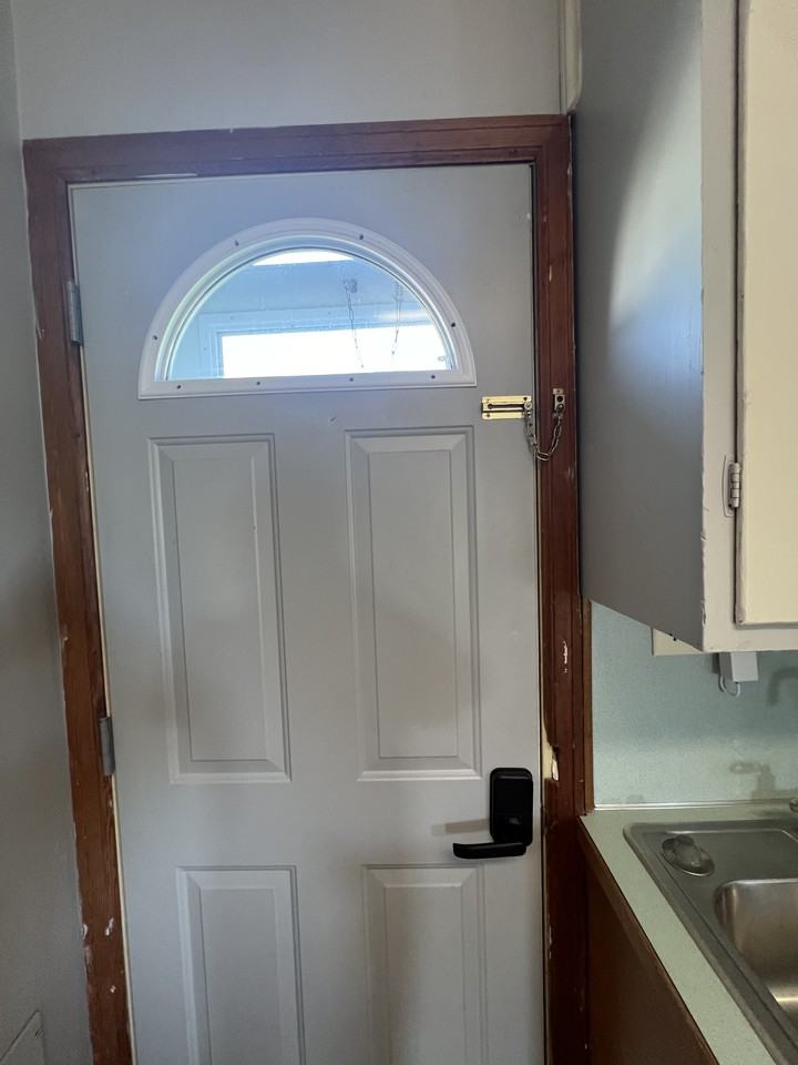 6089 1/2 W Harbor Rd - Photo 4 of 14