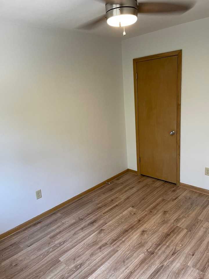 701 Pinecrest Dr #3 - Photo 6 of 14