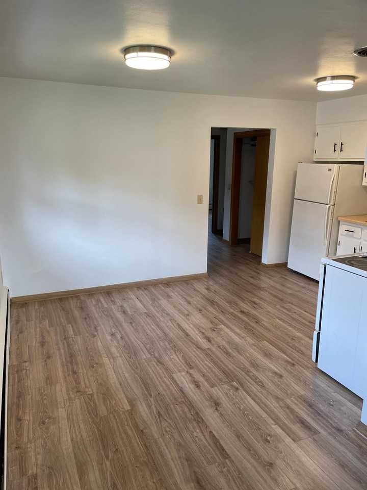 701 Pinecrest Dr #3 - Photo 7 of 14