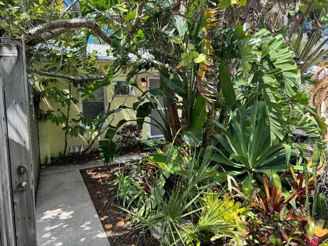 12135 Gulf Blvd - Photo 2 of 8