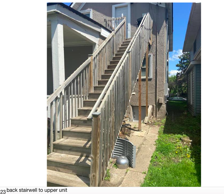 1095 12th Ave Se #2 - Photo 4 of 16