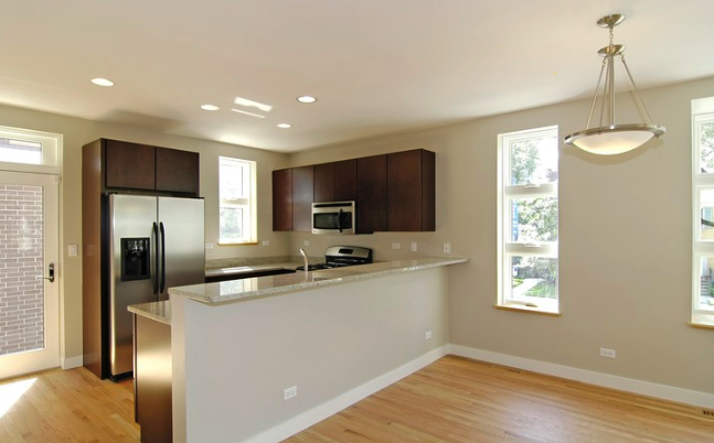 7211 N Oakley Ave #NA - Photo 2 of 4
