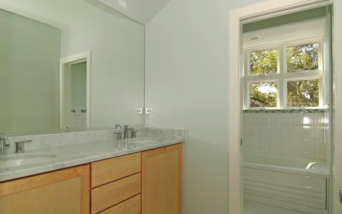 7211 N Oakley Ave #NA - Photo 3 of 4