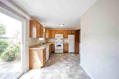 428 1st Ave N #1 - Photo 7 of 19