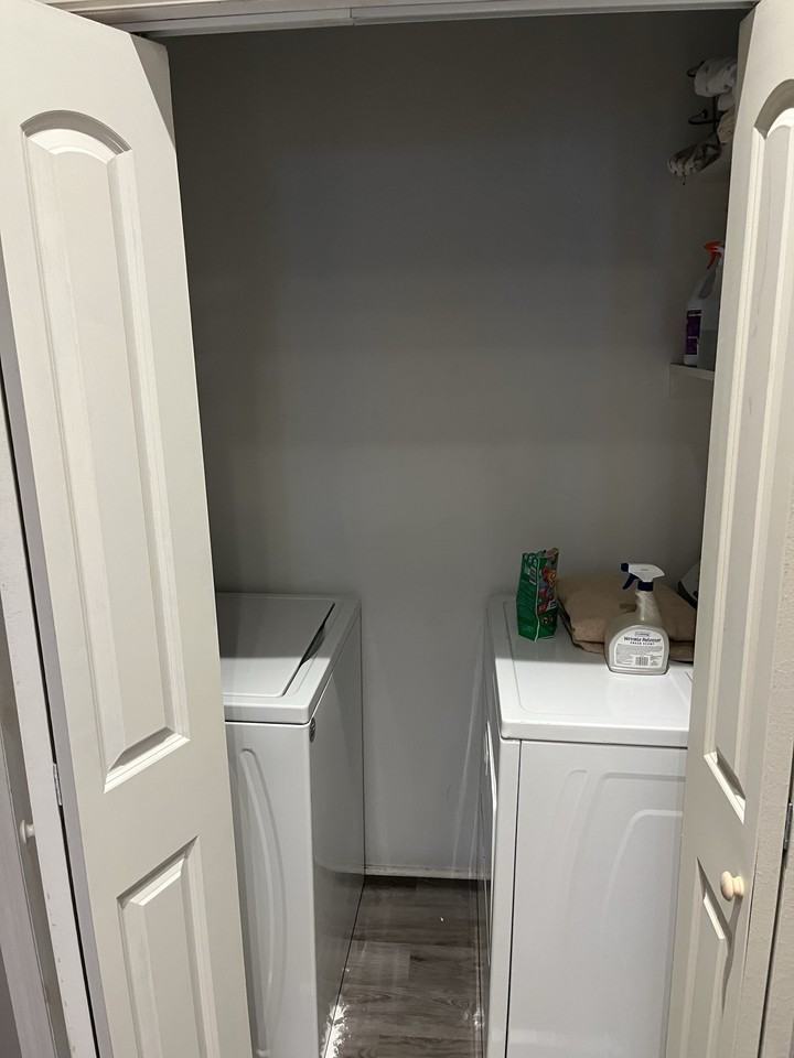 318 318 S. Pennsylvania AvenueApartment #316 - Photo 4 of 9